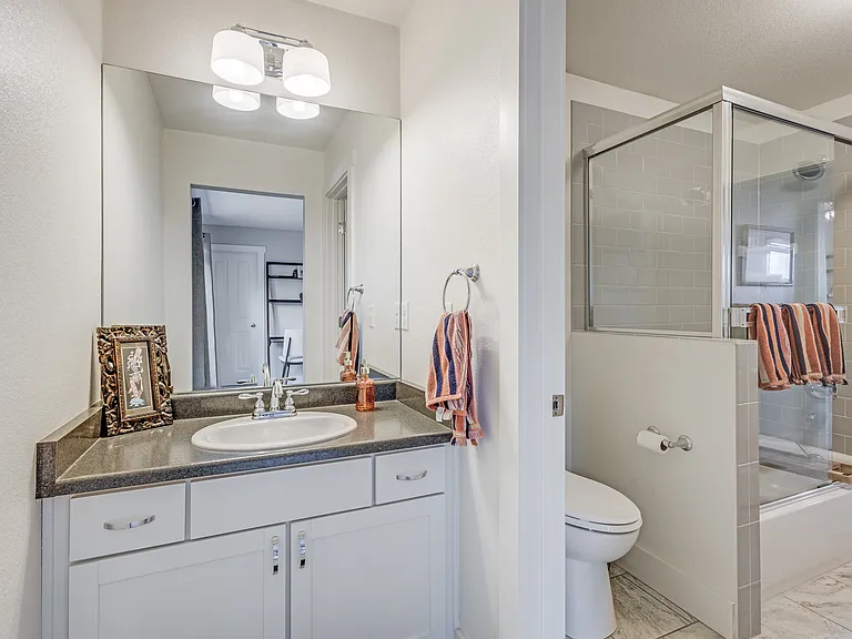 1516 Solitaire St — Photo 12