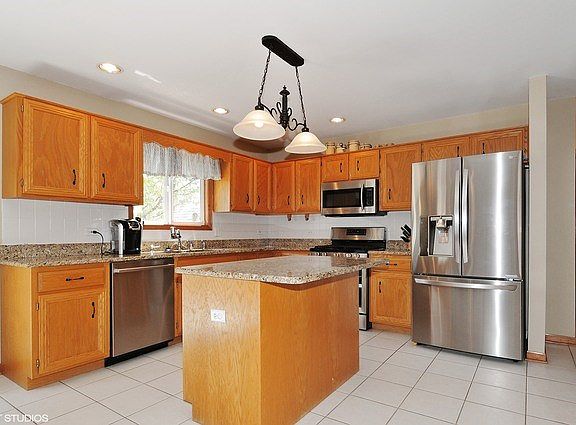 2nd image of 25001 W Chelsea Ln