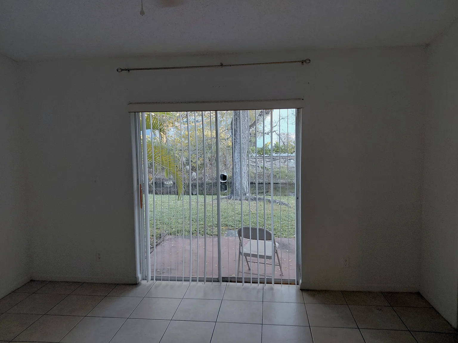 2 bed, 1200 sqft, $2,050 — Photo 4