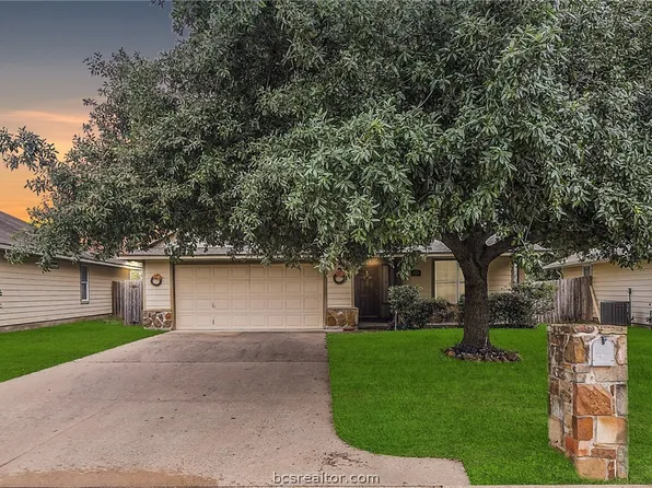 923 Windmeadows Dr, College Station, TX 77845