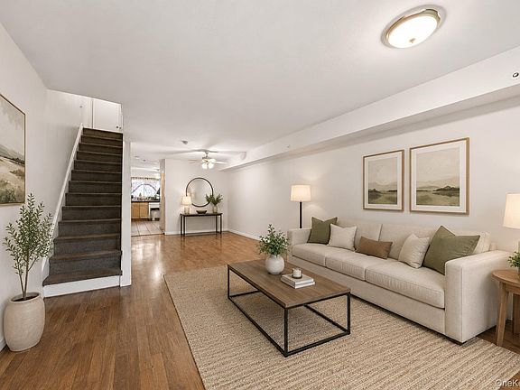 3rd image of 29 Tappen Court