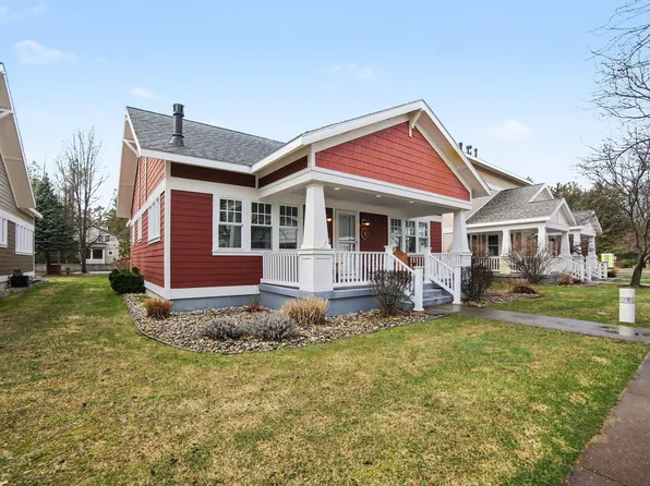 4 Georgia Ct, Pentwater, MI 49449