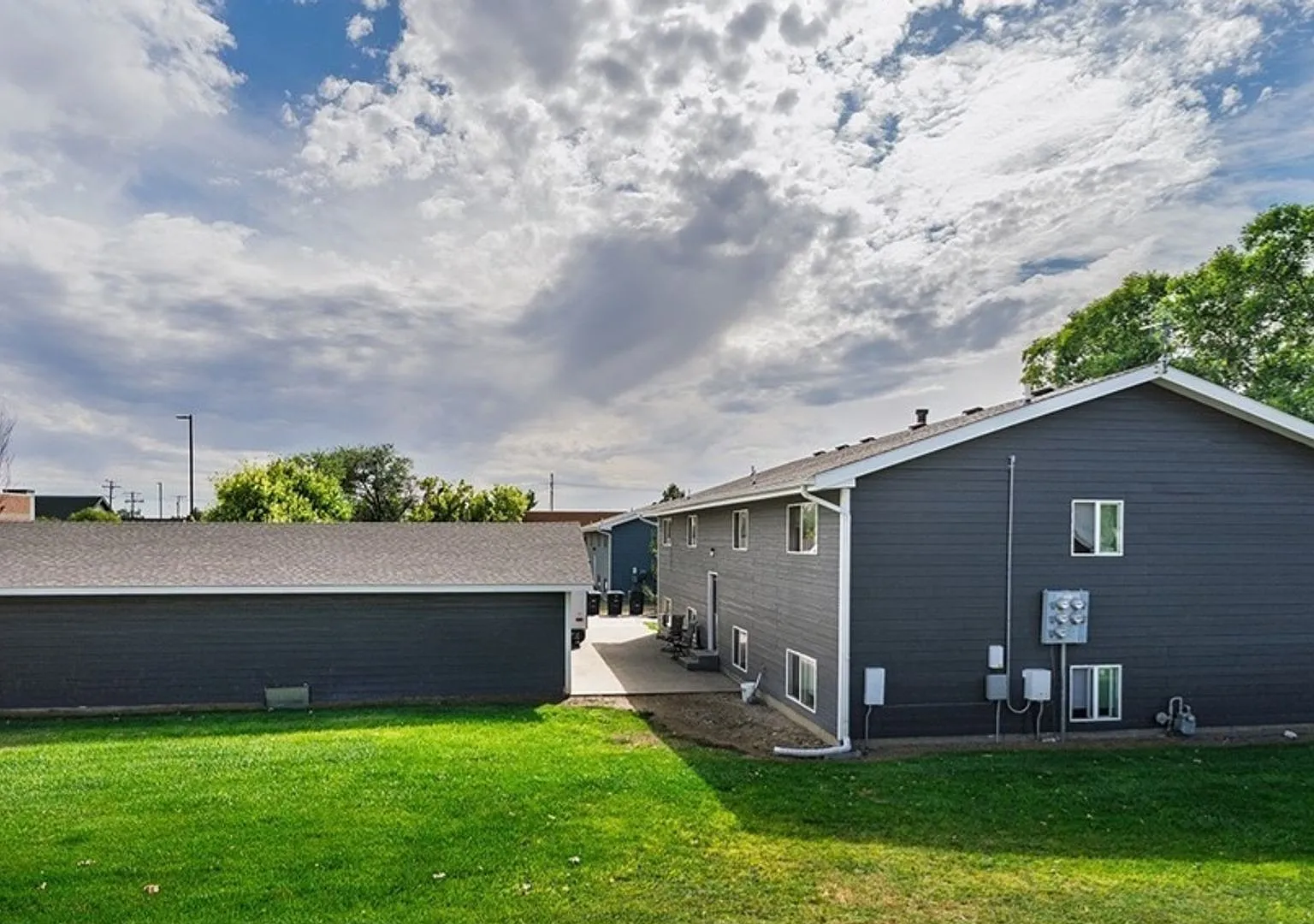 1621 Kelby Dr — Photo 2
