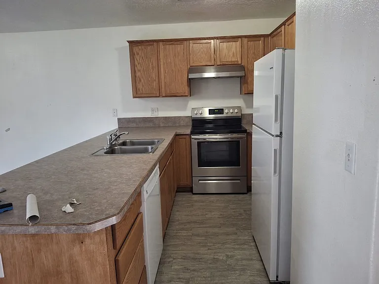 39 W 4th St — Photo 3