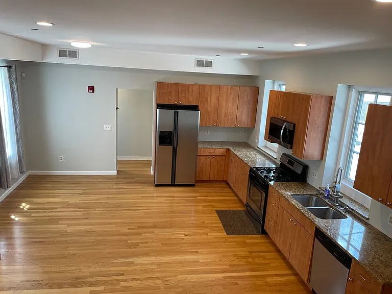 1488 Westminster St #4 — Photo 9