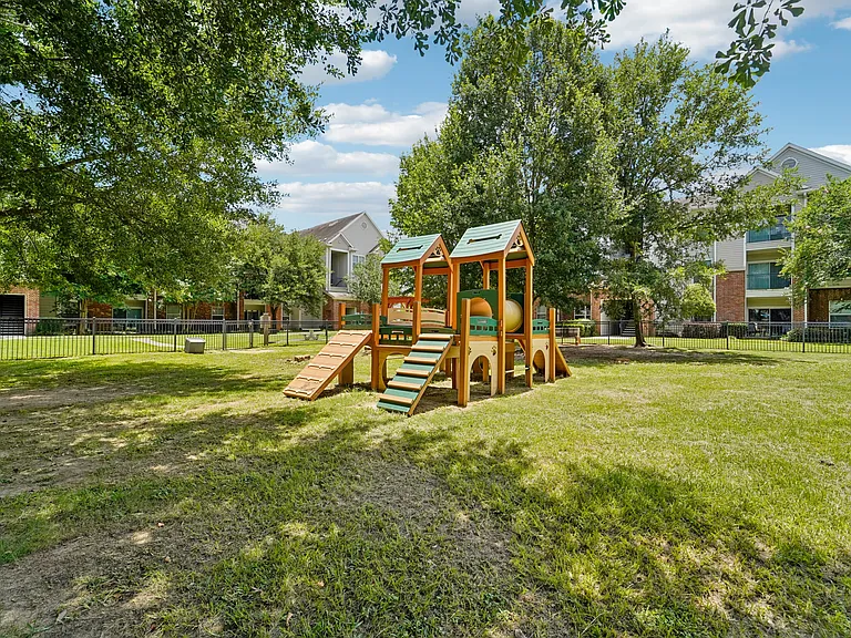 Kingwood Glen — Photo 32