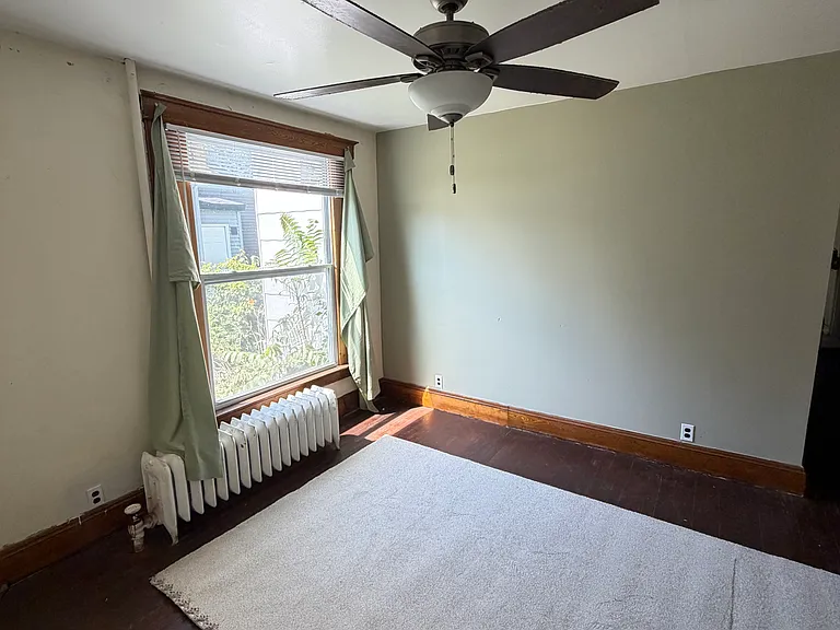 2500 S Saginaw St #1 — Photo 6