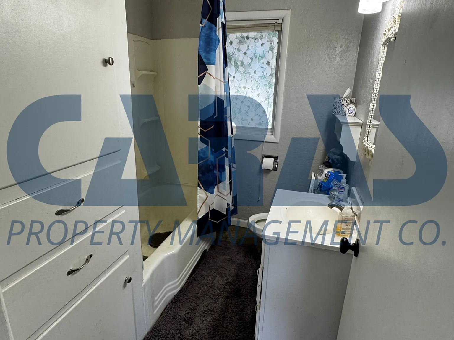 3 bed, 1870 sqft, $2,300 — Photo 3
