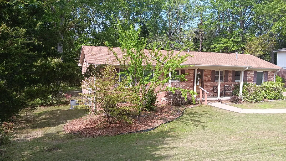 Building Photo - 749 McKinley Ave