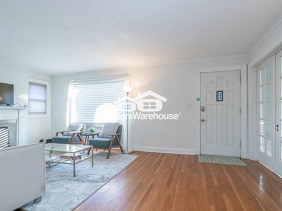 4th image of 306 E 66th Ter