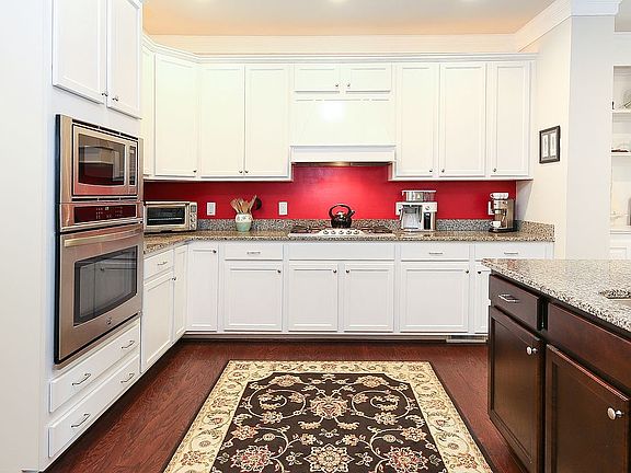 2nd image of 4665 Lee Ave