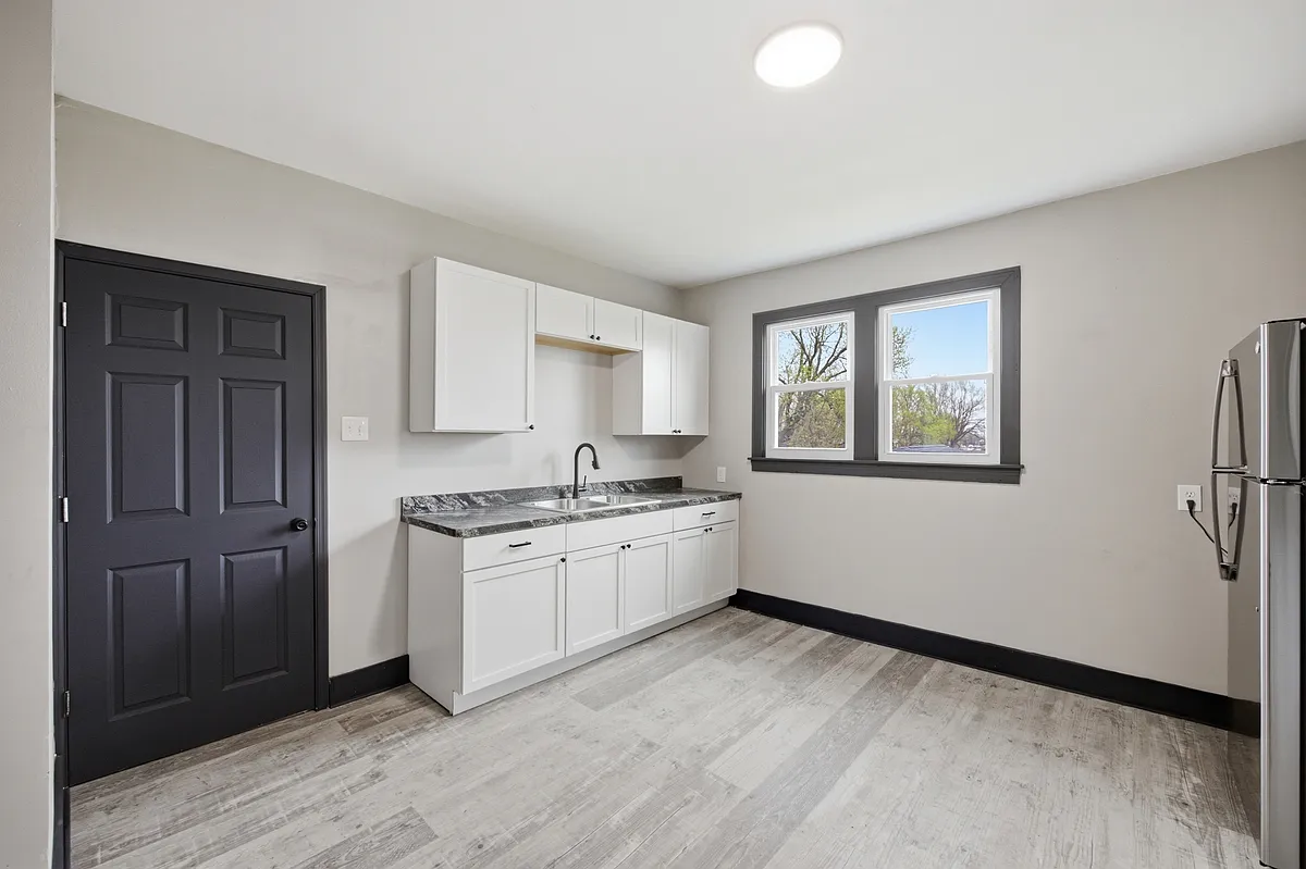 Building Photo - 139 Rossler Ave #1
