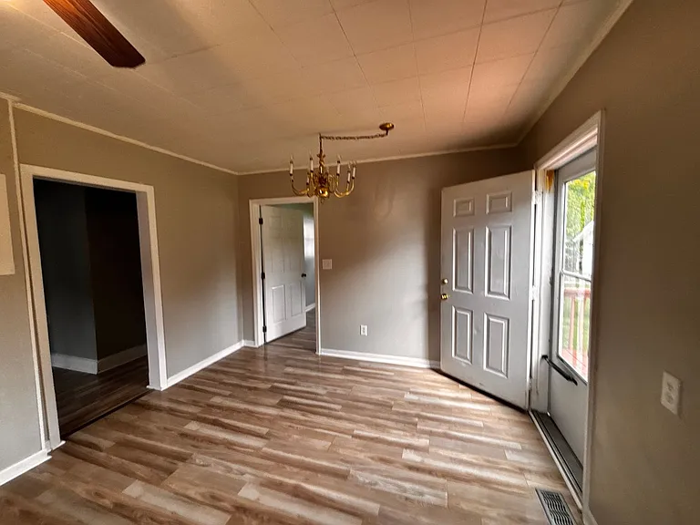 1617 Spring St — Photo 2