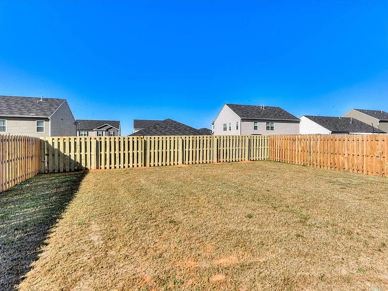 433 Whitby Ct — Photo 31