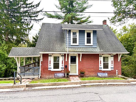 3rd image of 300 W 4th St