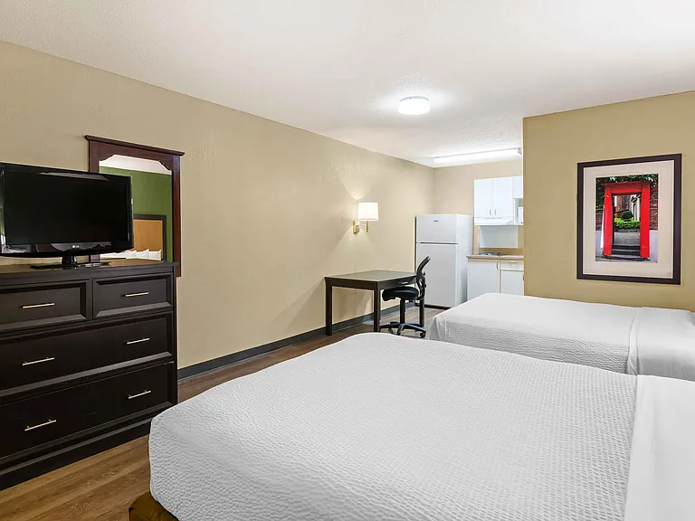 Studio Suite - 2 Full Beds