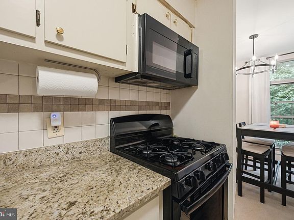 4th image of 3366 Woodburn Rd APT 23