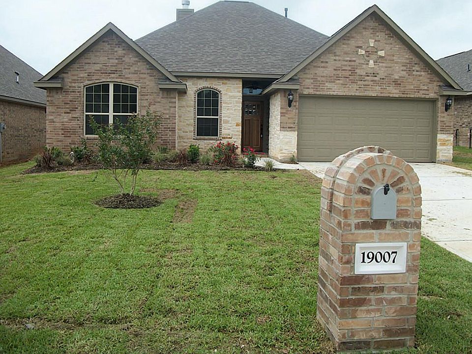 1st image of 19007 Minero Ln