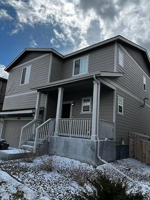 4 bed, 2.5 bath, 2752 sqft, $3,000 — Photo 3
