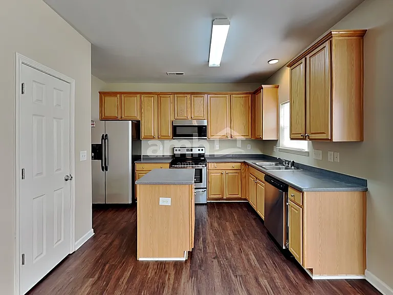 5711 Falkirk Ln — Photo 3
