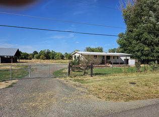 2233 Lotus Ln, Central Point, OR 97502