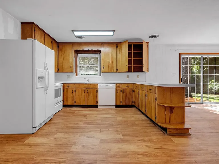123 Columbia Dr #A — Photo 14