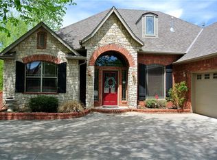 717 E Olivia Ter, Mustang, OK 73064