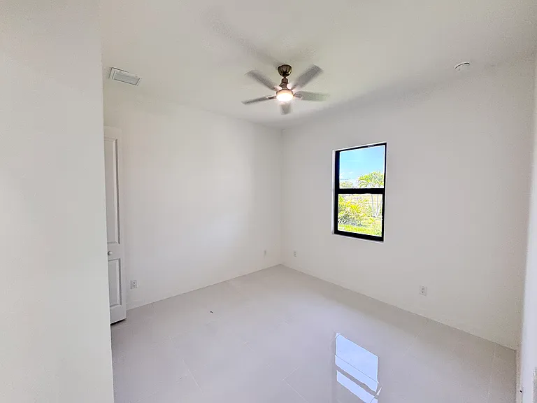 4226 NW 32nd Ln — Photo 25