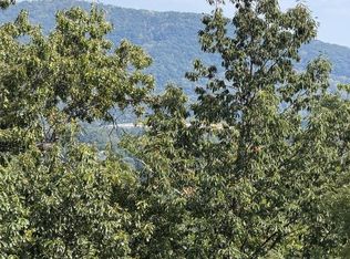 2428 Coachman Dr, Roanoke, VA 24012