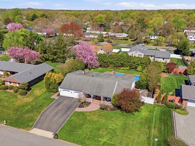 28 Manchester Lane, Stony Brook, NY, 11790