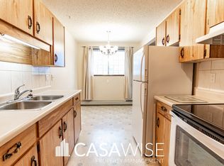 10425 77th Ave NW #104, Edmonton, AB