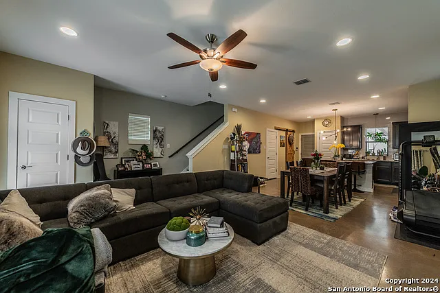619 Burleson St — Photo 7