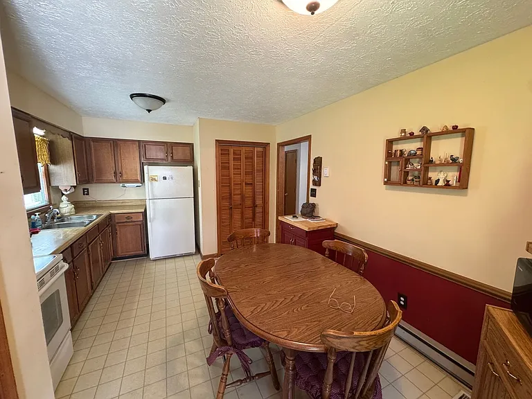 312 Foreston Dr — Photo 6