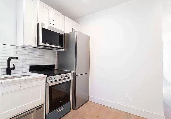 5th image of 116 Suffolk St #1C