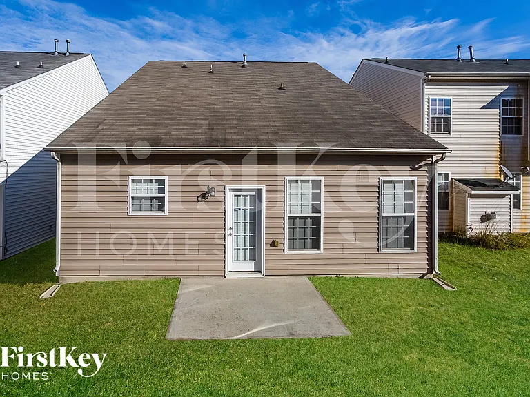 4915 Abercromby St — Photo 16