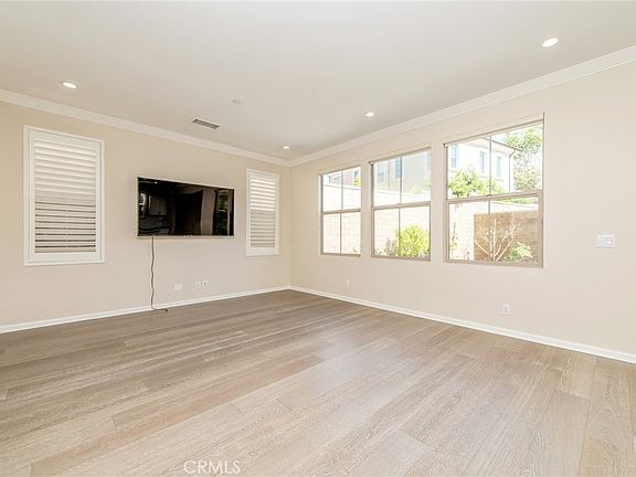 3rd image of 93 Decker