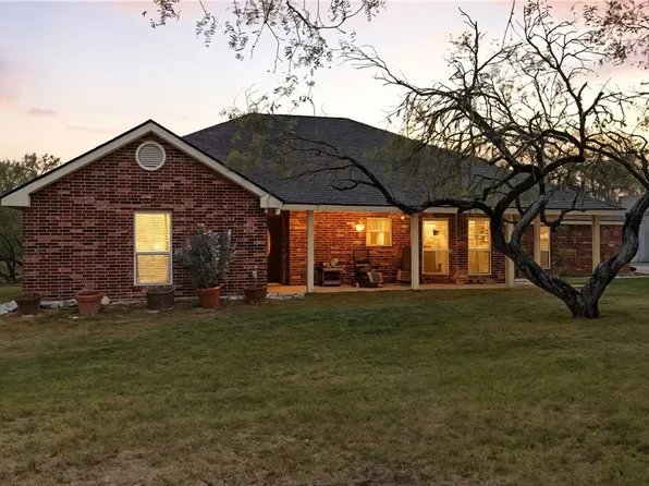 195 Cheyenne Ln, Kingsbury, TX 78638