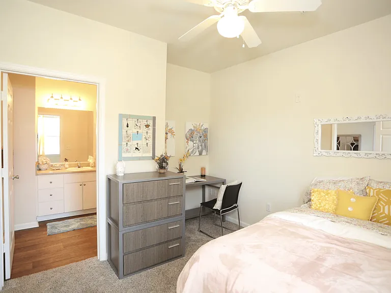 1190 Meridian Cir — Photo 15