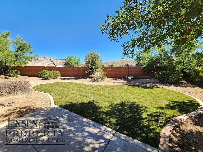 1630 E 2450 S #216 — Photo 28