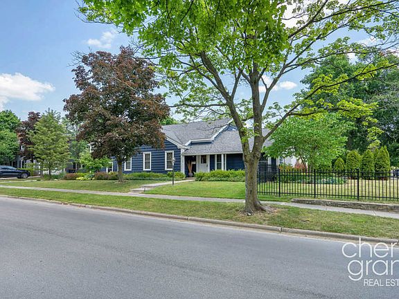 3rd image of 1160 Conlon Dr SE