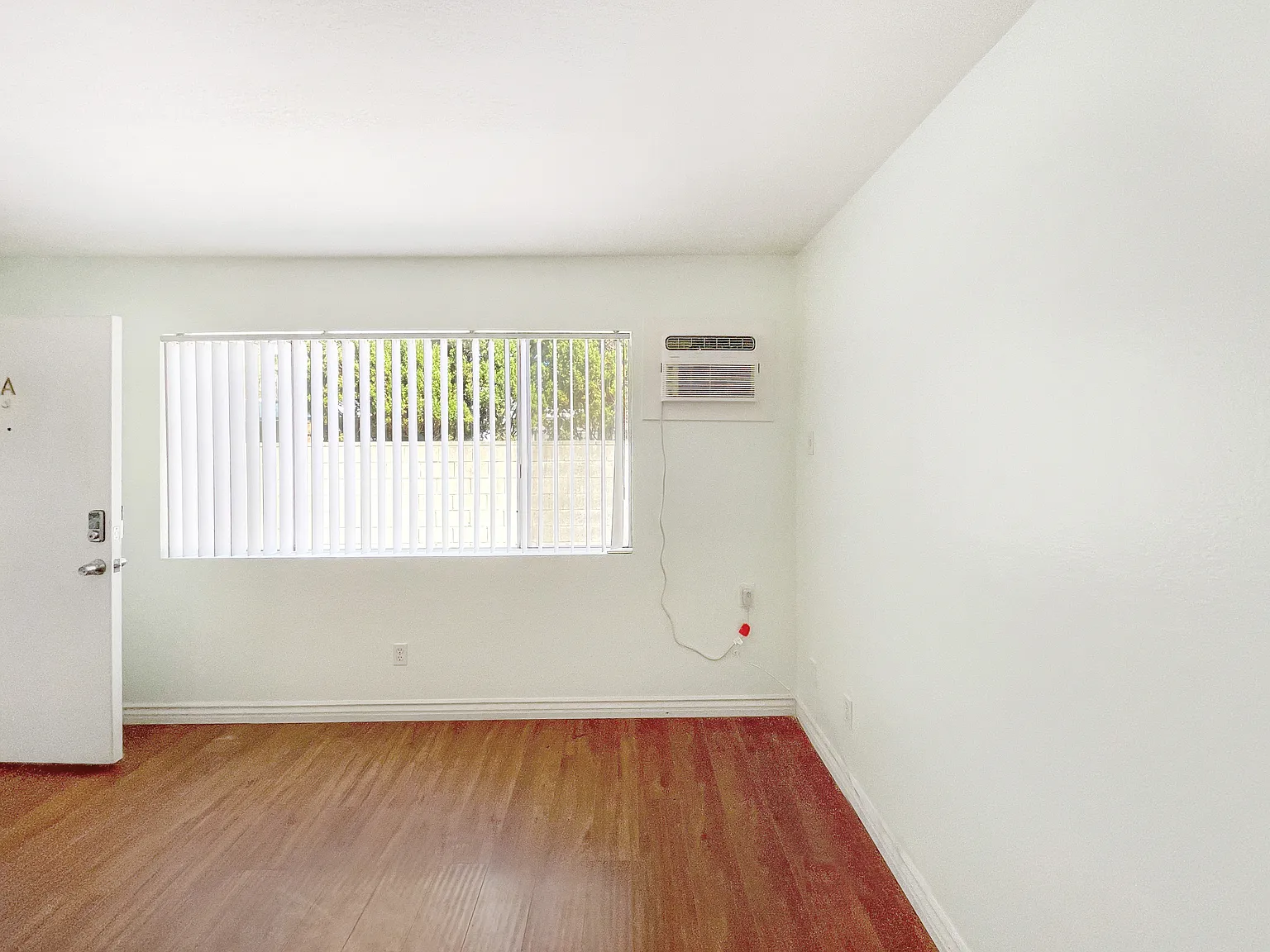 Studio, 535 sqft, $1,600 — Photo 3