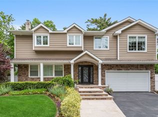 9 S End Ct, Woodmere, NY 11598