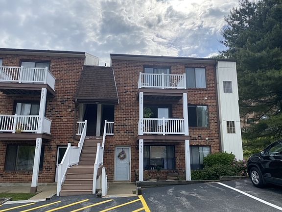 3rd image of 5200 Hilltop Dr #1