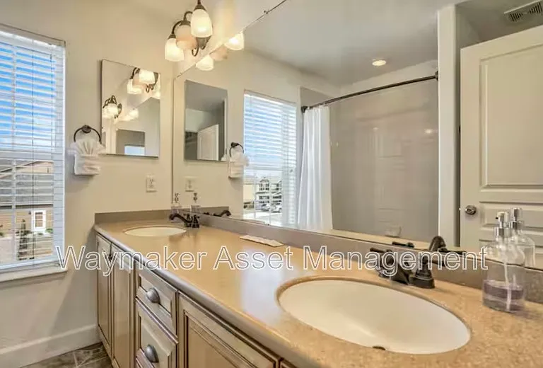 10904 Cascading Spring Cir — Photo 8