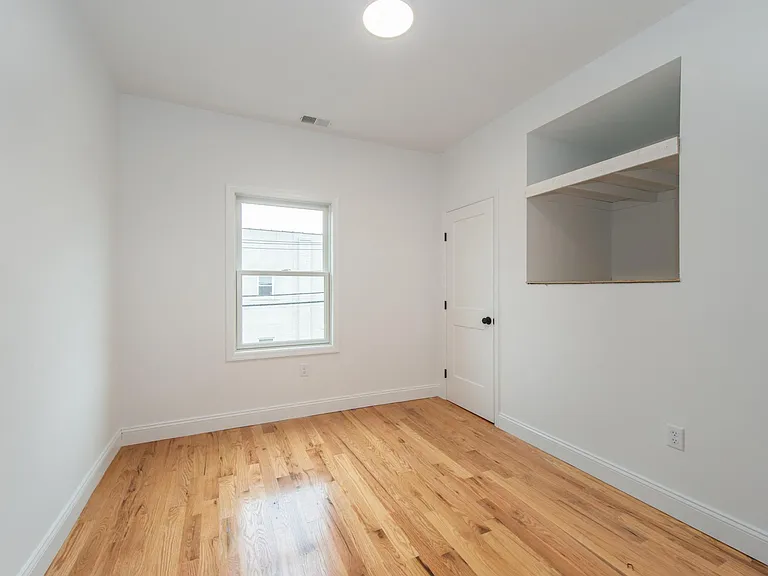 17 N Weiss St #2 — Photo 2