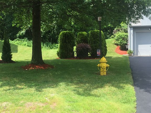 2nd image of 137 Iron Oak Cir