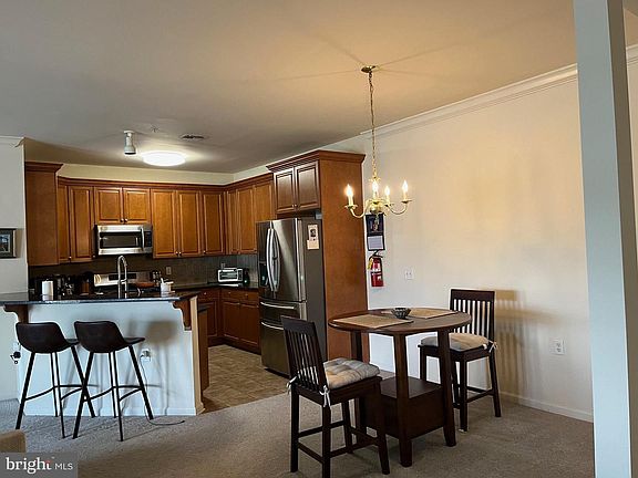 4th image of 435 Masterson Ct