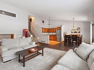 14244 Chestnut Dr, Eden Prairie, MN 55347