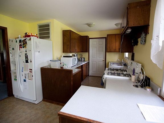 Kitchen (there are 3 lazy susan's hiding in the cabinets)