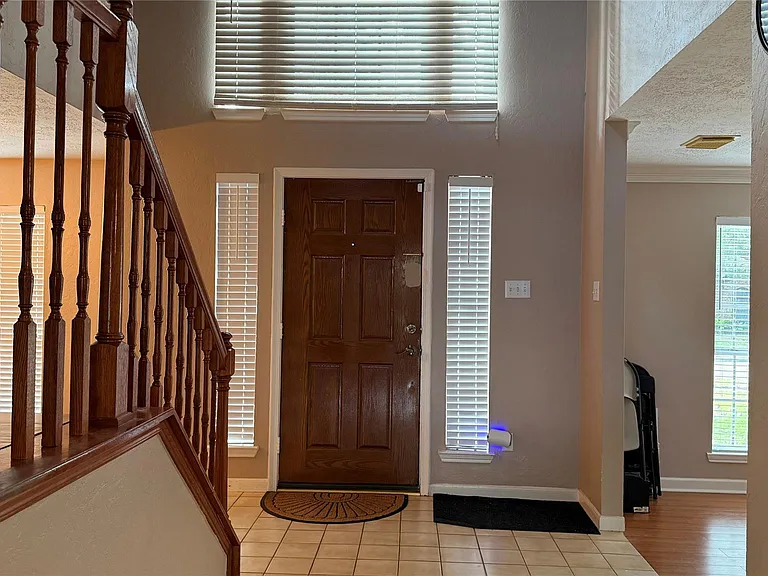 10310 Hedge Way Dr — Photo 4